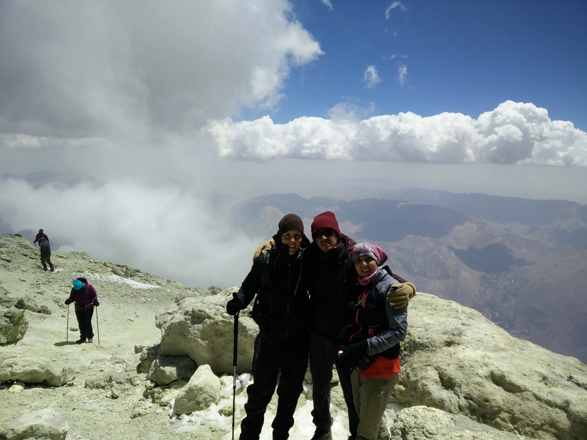 Jeroen op de top van Mount Damavand in Iran, vóór post-covid.